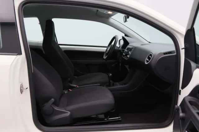 Volkswagen Up! (2016) thumbnail 12