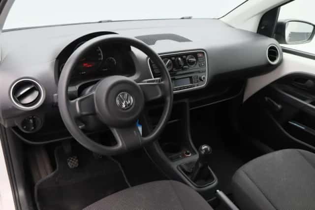 Volkswagen Up! (2016) thumbnail 3