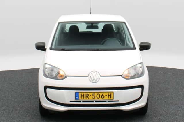 Volkswagen Up! (2016) thumbnail 4