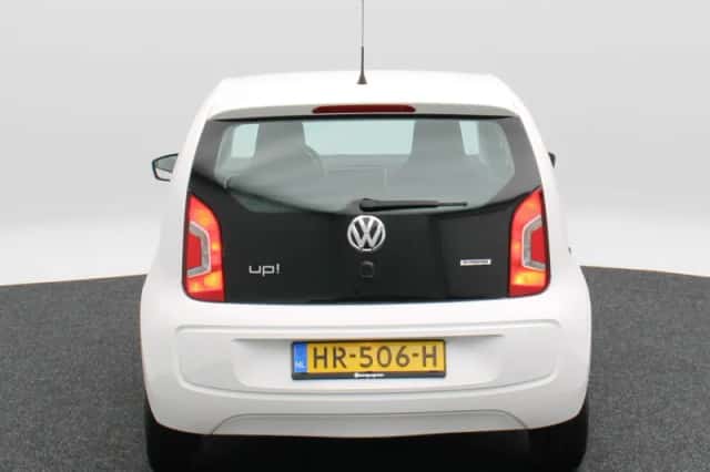 Volkswagen Up! (2016) thumbnail 5