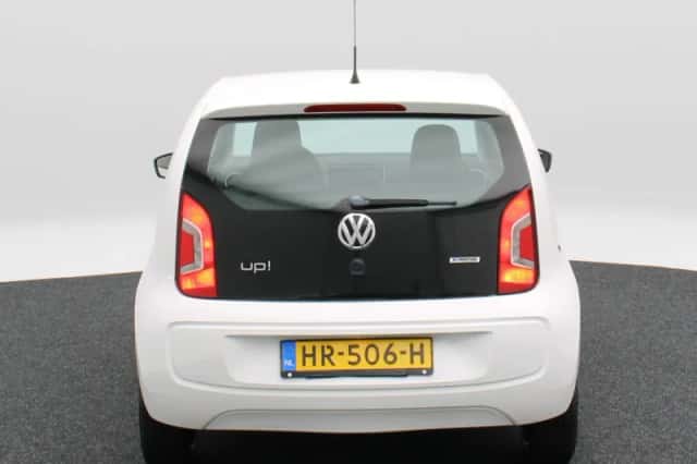 Volkswagen Up! (2016) thumbnail 5