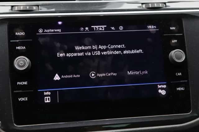 Volkswagen Tiguan (2021) thumbnail 11