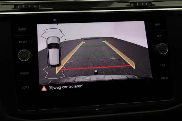 Volkswagen Tiguan (2021) thumbnail 12
