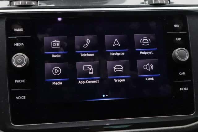 Volkswagen Tiguan (2021) thumbnail 9