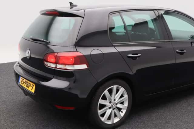 Volkswagen Golf (2011) thumbnail 13
