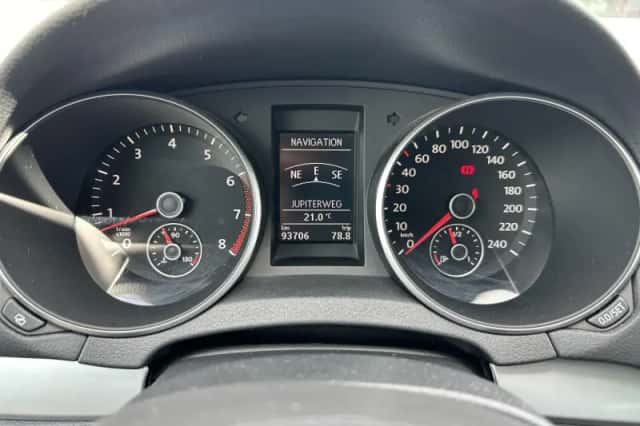 Volkswagen Golf (2011) thumbnail 20