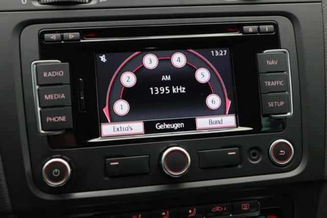 Volkswagen Golf (2011) thumbnail 23