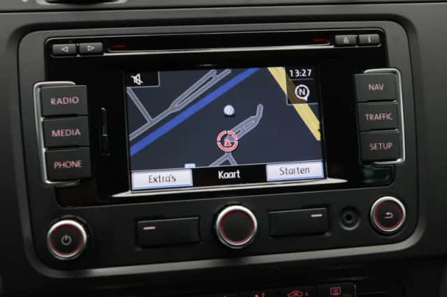 Volkswagen Golf (2011) thumbnail 24