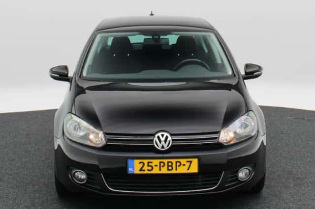 Volkswagen Golf (2011) thumbnail 4