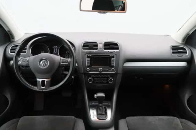 Volkswagen Golf (2011) thumbnail 31
