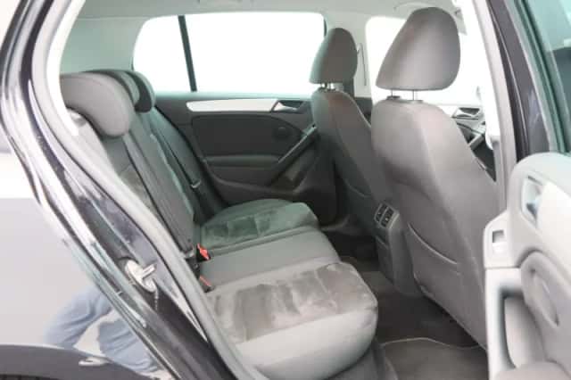 Volkswagen Golf (2011) thumbnail 33