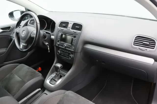 Volkswagen Golf (2011) thumbnail 34