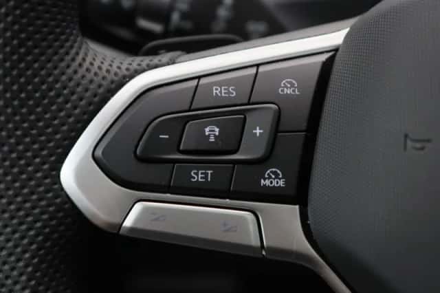 Volkswagen Tiguan (2025) thumbnail 8