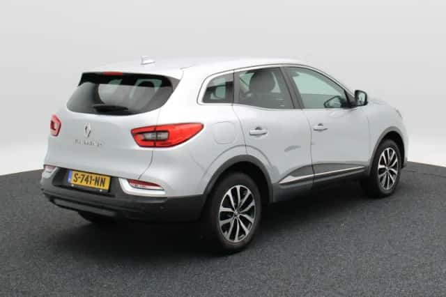 Renault Kadjar (2022) thumbnail 2