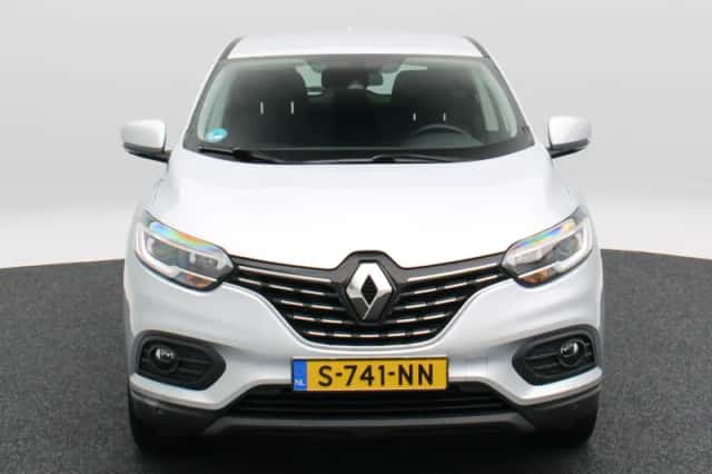Renault Kadjar (2022) thumbnail 4