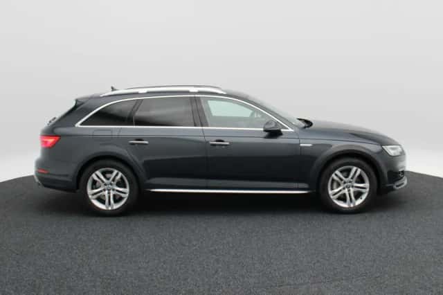 Audi A4 Allroad (2017) thumbnail 6