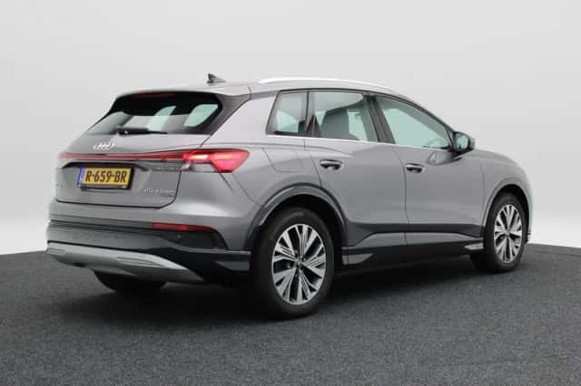Audi Q4 e-tron (2022) thumbnail 2
