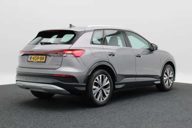 Audi Q4 e-tron (2022) thumbnail 3