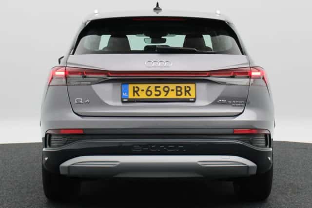 Audi Q4 e-tron (2022) thumbnail 5