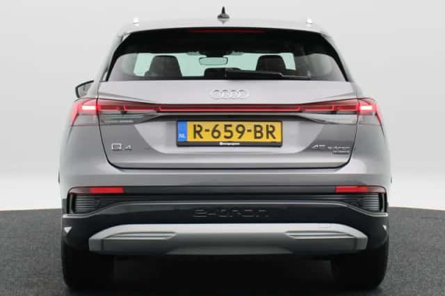 Audi Q4 e-tron (2022) thumbnail 6