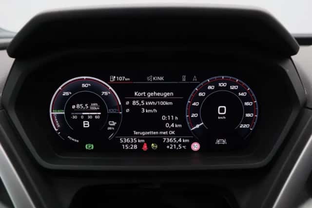 Audi Q4 e-tron (2022) thumbnail 8