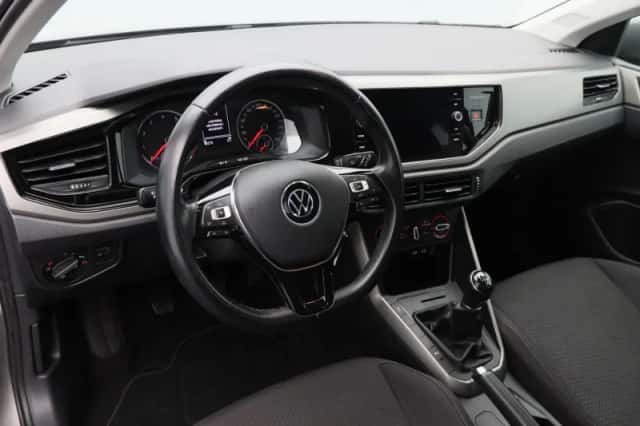 Volkswagen Polo (2021) thumbnail 3