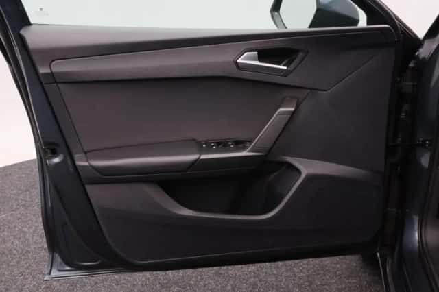 SEAT Leon (2021) thumbnail 15