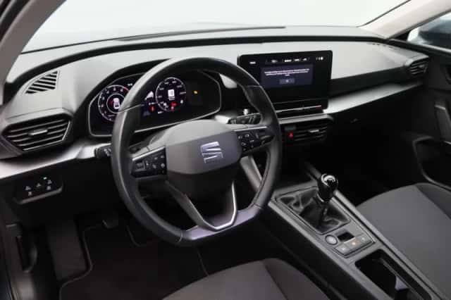SEAT Leon (2021) thumbnail 3