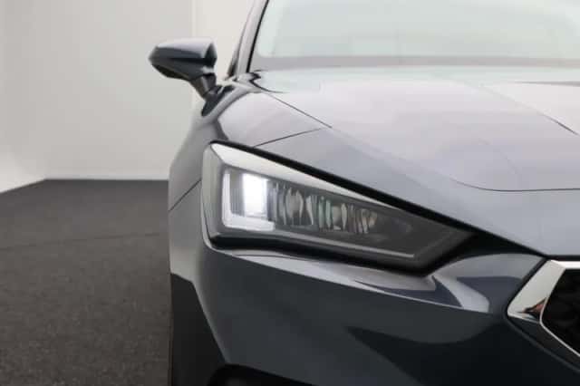SEAT Leon (2021) thumbnail 8