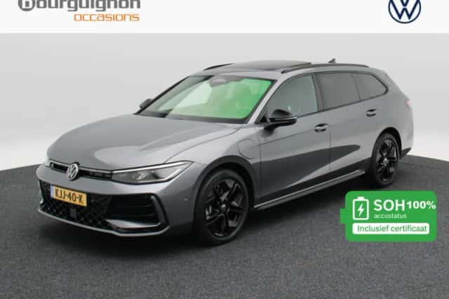 Volkswagen Passat (2025) thumbnail 1