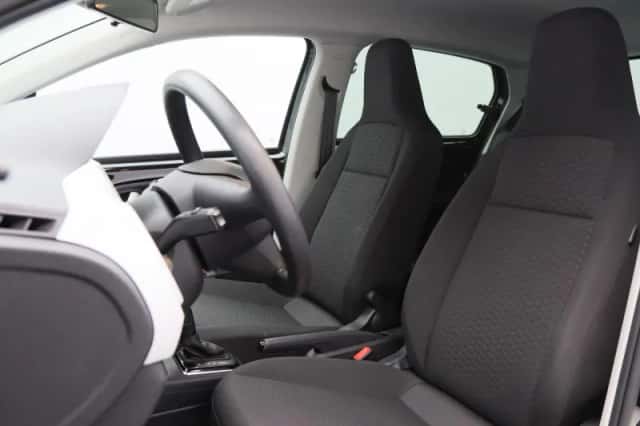SEAT Mii (2020) thumbnail 6