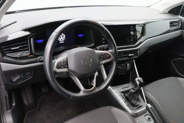 Volkswagen Polo (2022) thumbnail 3
