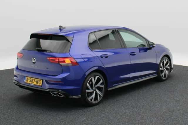 Volkswagen Golf (2022) thumbnail 2