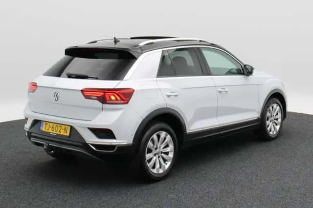Volkswagen T-Roc (2018) thumbnail 2