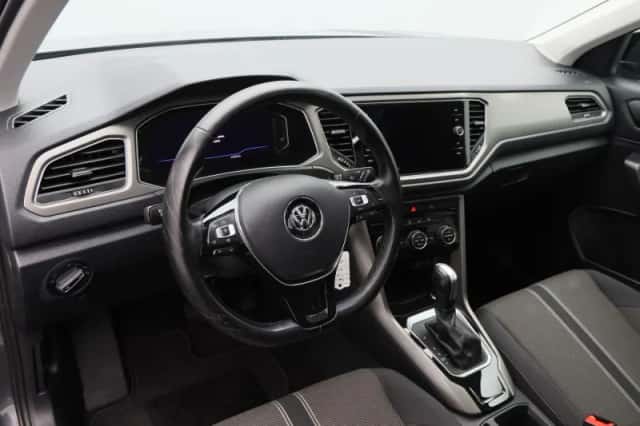 Volkswagen T-Roc (2020) thumbnail 3