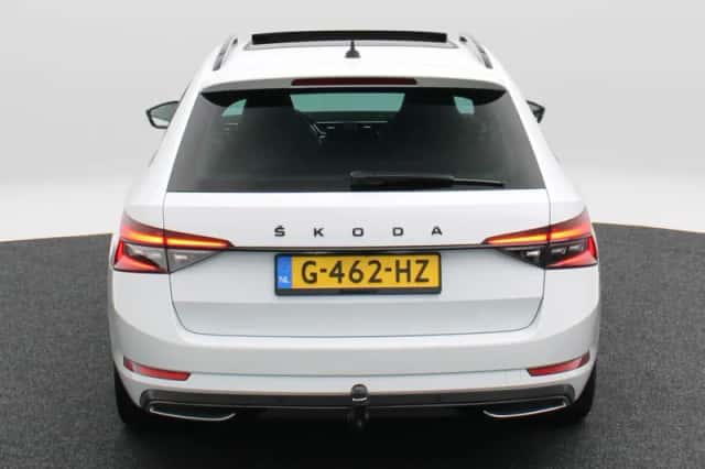 Škoda Superb (2019) thumbnail 5
