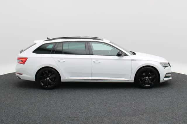 Škoda Superb (2019) thumbnail 6