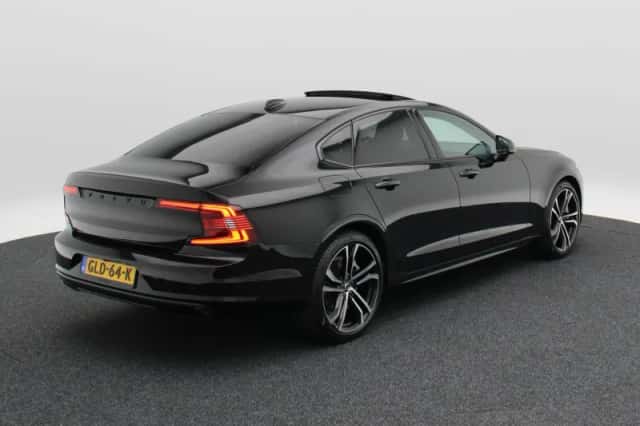 Volvo S90 (2024) thumbnail 3