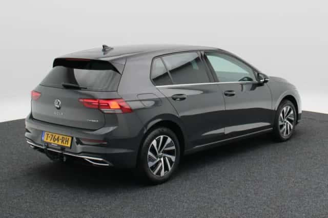 Volkswagen Golf (2020) thumbnail 3