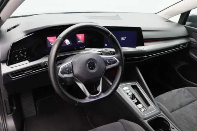 Volkswagen Golf (2020) thumbnail 4