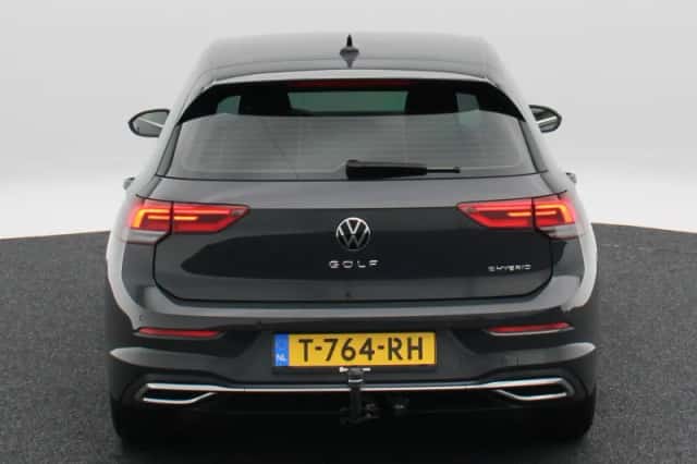 Volkswagen Golf (2020) thumbnail 6
