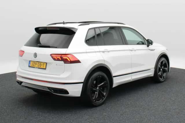 Volkswagen Tiguan (2023) thumbnail 3