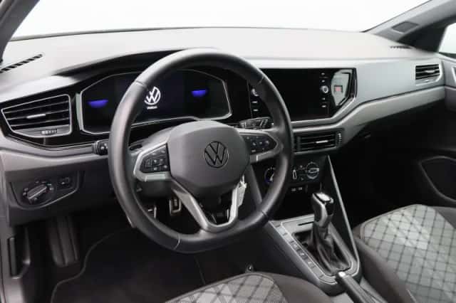 Volkswagen Polo (2023) thumbnail 3
