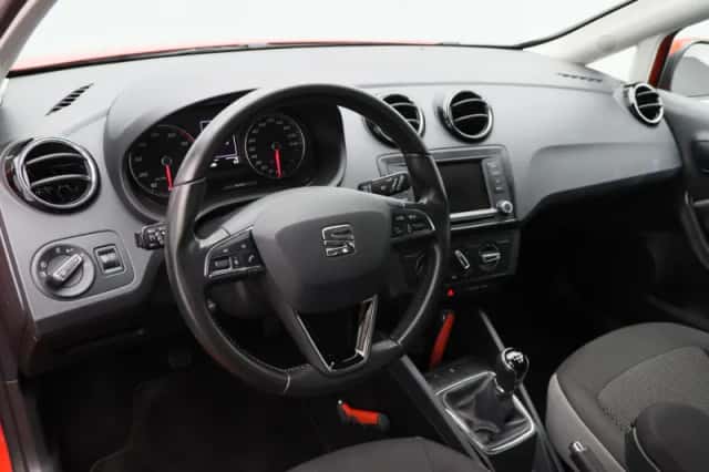 SEAT Ibiza (2017) thumbnail 3
