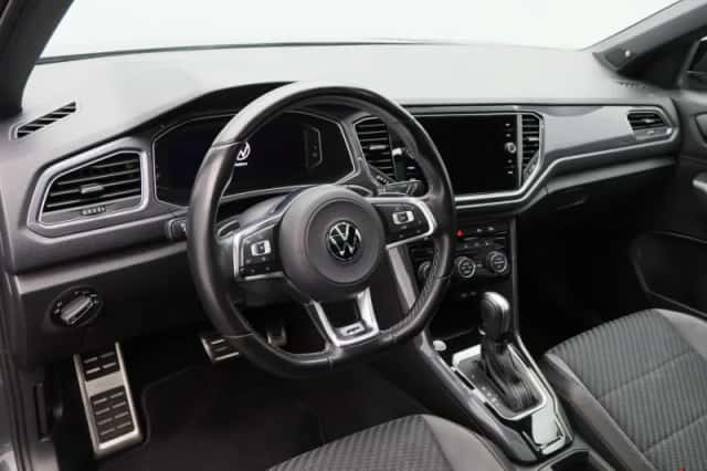Volkswagen T-Roc (2021) thumbnail 3