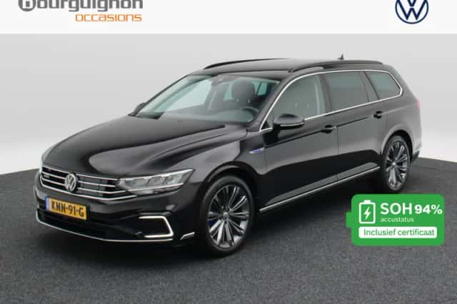 Volkswagen Passat (2023) thumbnail 1