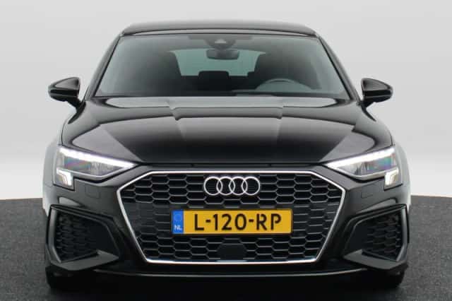 Audi A3 (2021) thumbnail 4
