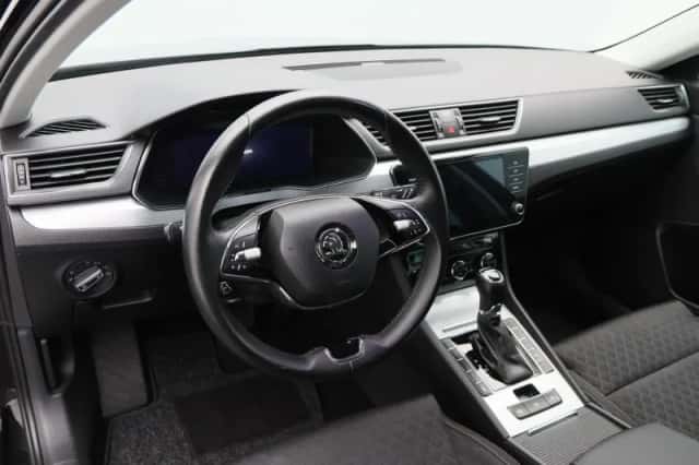 Škoda Superb (2023) thumbnail 3