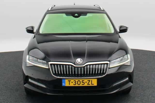 Škoda Superb (2023) thumbnail 4