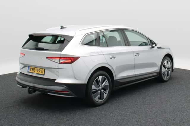 Škoda Enyaq (2023) thumbnail 3